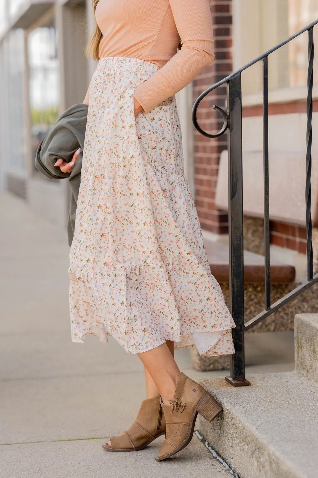 Feminine Floral Tiered Midi Skirt