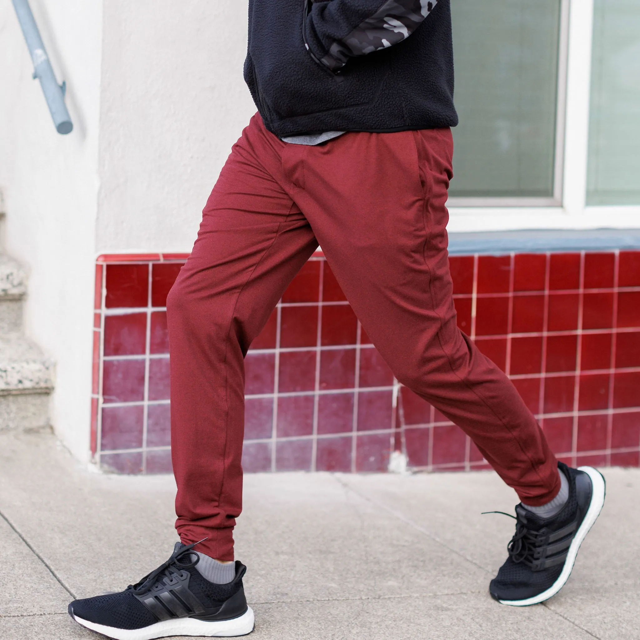 Recharge Jogger in Burgundy